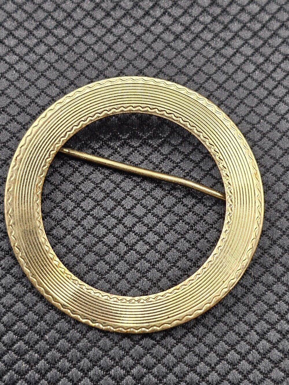 Gold Tone Circle Scarf Pin